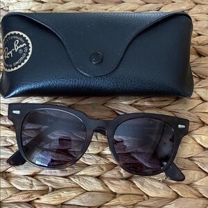 RAYBAN Sunglasses style Meteor used some scratches and dullness